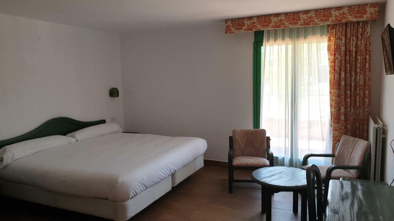 Sabinanigo Camp & Hotel Esterno foto