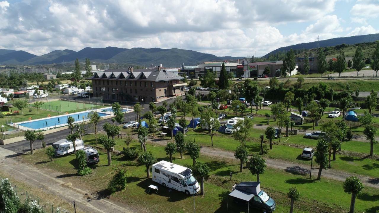 Sabinanigo Camp & Hotel Esterno foto