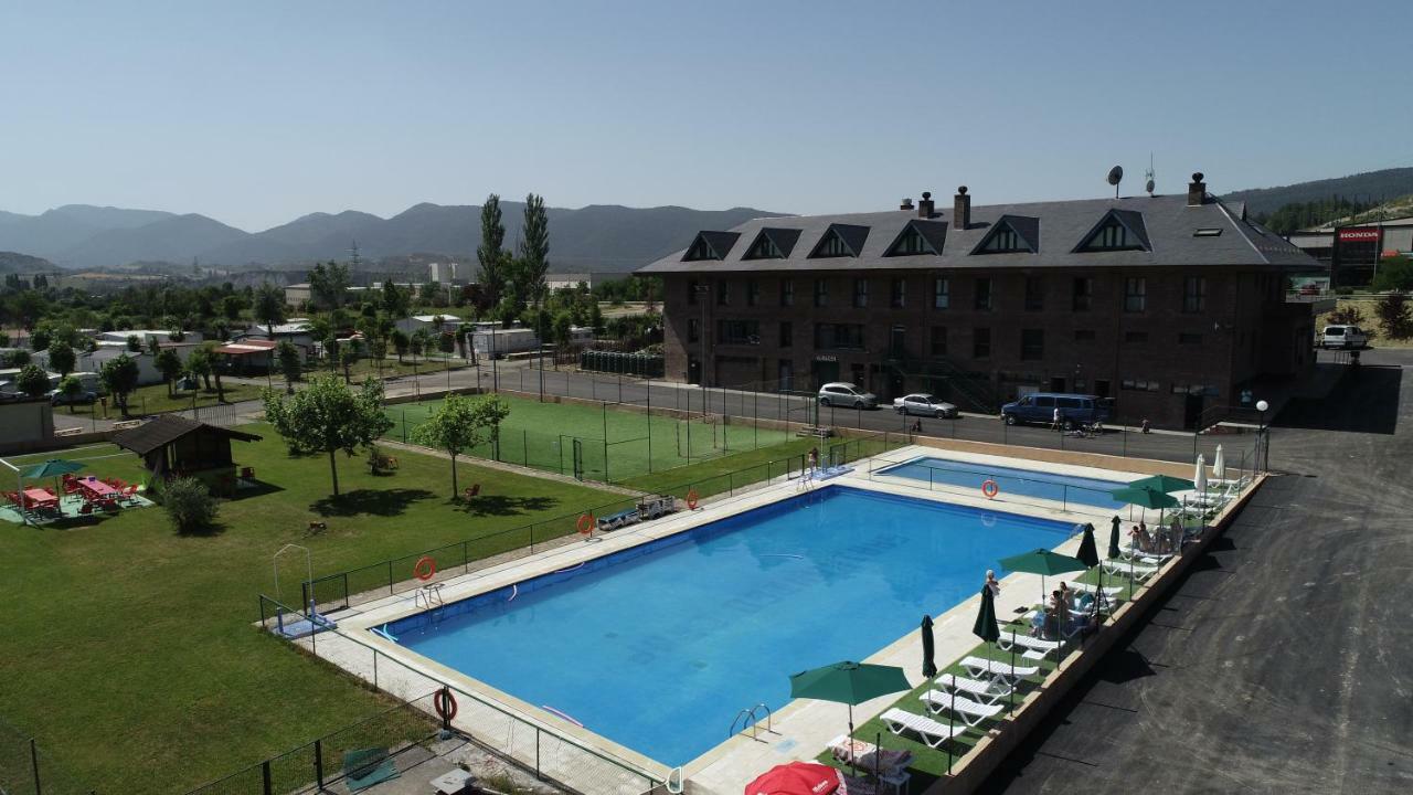 Sabinanigo Camp & Hotel Esterno foto