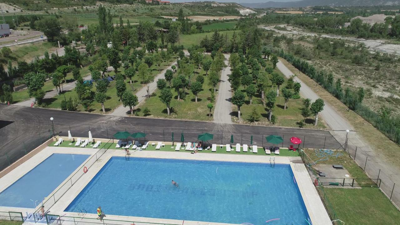 Sabinanigo Camp & Hotel Esterno foto