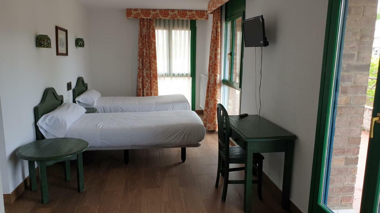 Sabinanigo Camp & Hotel Esterno foto